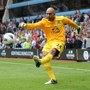 Tim Howard's Glorious Performance: Everton's Triumph over Aston Villa (3-1, Premier League, 25-08-2012)