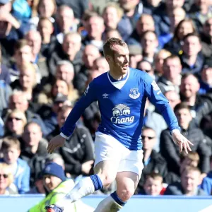 Tony Hibbert in Action: Everton vs AFC Bournemouth, Barclays Premier League, Goodison Park (PA Images) Tony Hibbert in Action: Everton vs AFC Bournemouth, Barclays Premier League, Goodison Park (PA Images)