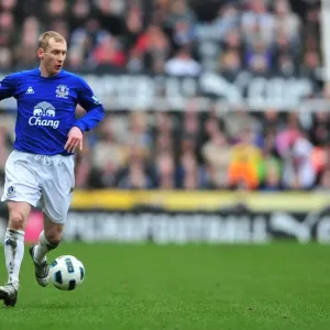 Tony Hibbert Faces Newcastle United at St. James Park during Everton's Barclays Premier League Match (05 March 2011) Tony Hibbert Faces Newcastle United at St. James Park during Everton's Barclays Premier League Match (05 March 2011)