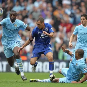 Toure and Kompany vs. Osman: Manchester City vs. Everton Clash (Premier League 2011) Toure and Kompany vs. Osman: Manchester City vs. Everton Clash (Premier League 2011)