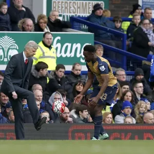 Wenger's Unconventional Intervention: Everton vs. Arsenal at Goodison Park Wenger's Unconventional Intervention: Everton vs. Arsenal at Goodison Park