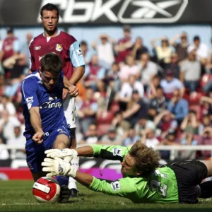 West Ham United v Everton Robert Green saves from James Beattie