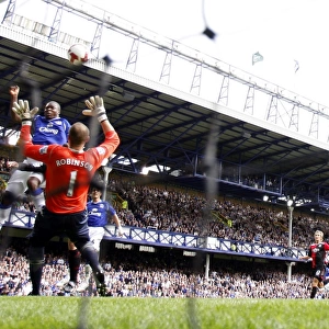 Yakubu Scores the Second Goal: Everton's Victory over Blackburn Rovers in Barclays Premier League (16/8/08)