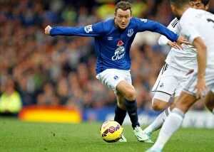 Images Dated 1st November 2014: Aidan McGeady in Action: Everton vs Swansea City at Goodison Park - Barclays Premier League