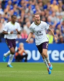 Images Dated 16th August 2014: Aiden McGeady's Stunner: Everton's Premier League Opener Against Leicester City