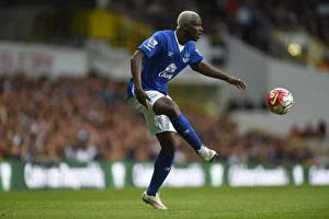 Images Dated 29th August 2015: Arouna Kone in Command: Everton at White Hart Lane vs. Tottenham Hotspur, Barclays Premier League