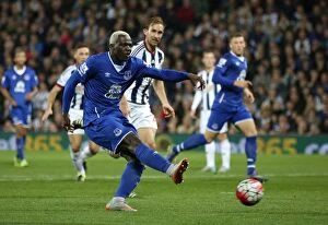 Images Dated 28th September 2015: Arouna Kone Scores Everton's Second Goal vs. West Bromwich Albion in the Premier League