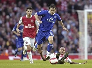 Images Dated 28th October 2006: Arsenal v Everton 28 / 10 / 06 Evertons Simon Davies gets away from Arsenals Gilberto Silva