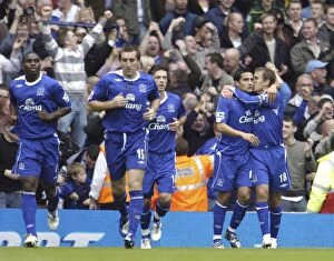 Arsenal v Everton Gallery: Arsenal v Everton - 28 / 10 / 06 Tim Cahill celebrates scoring the first goal for Everton with team