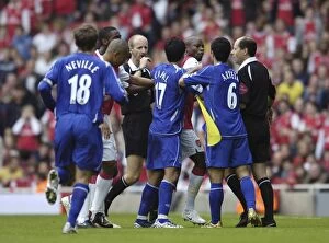 Arsenal v Everton Gallery: Arsenal v Everton Arsenals William Gallas and Evertons Mikel Arteta scuffle during the game