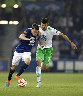 Full Length Prints: Battle for the Ball: Everton vs VfL Wolfsburg - UEFA Europa League Group H