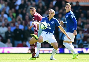 Battle for the Ball: Osman vs. Reid - Everton vs. West Ham in the Premier League