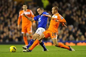 A Battle for the Ball: Osman vs. Richards at Goodison Park - Everton vs. Swansea City (Premier League, 21 December 2011)