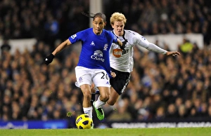 Battle for the Ball: Pienaar vs. Holden - Everton vs. Bolton Wanderers