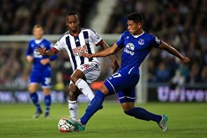 Images Dated 28th September 2015: Battle for the Ball: Saido Berahino vs. Tyias Browning - Premier League Clash