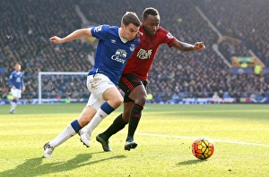 A Battle for the Ball: Seamus Coleman vs. Saido Berahino - Everton vs. West Bromwich Albion