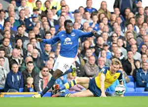 Battle for Ball Supremacy: Lukaku vs Mertesacker - Everton vs Arsenal, Premier League