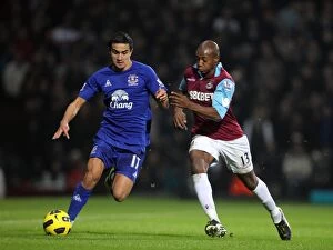 26 December 2010 West Ham United v Everton Collection: Battle for the Ball: Tim Cahill vs. Luis Boa Morte - Everton vs
