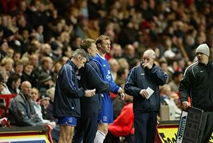 Images Dated 27th May 2005: Charlton 2 Everton 0 28 12 04, DUNCAN FERGUSON COMES ON