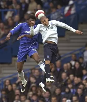 Chelsea v Everton Collection: Chelsea v Everton - John Obi Mikel in action against Leon Osman