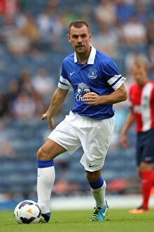Images Dated 27th July 2013: Darron Gibson Scores in Everton's Pre-Season Victory over Blackburn Rovers (27-07-2013)