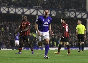 Images Dated 31st January 2012: Darron Gibson's Stunner: Everton's First Goal Against Manchester City (31 January 2012)