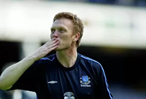 Images Dated 27th May 2005: David Moyes blows a kiss to the Evertonians
