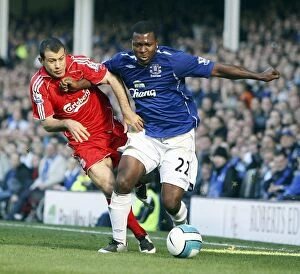 Images Dated 20th October 2007: The Derby Showdown: Mascherano vs Yakubu at Goodison Park (Everton vs Liverpool, 2007)