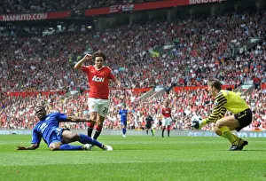 Determined Anichebe Thwarted by Van der Sar: Manchester United vs. Everton, Premier League (April 2011)