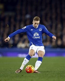 Images Dated 7th December 2015: Deulofeu in Action: Everton vs Crystal Palace, Premier League at Goodison Park
