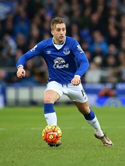 Images Dated 24th January 2016: Deulofeu in Action: Everton vs Swansea City, Premier League at Goodison Park