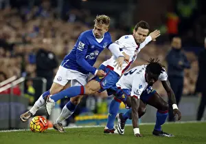 Framed Print : Deulofeu vs Cabaye-Diaye: Battle at Goodison Park - Everton vs Crystal Palace Framed Print : Deulofeu vs Cabaye-Diaye: Battle at Goodison Park - Everton vs Crystal Palace