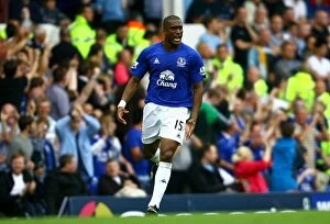 Images Dated 7th May 2011: Distin's Strike: Everton's First Goal Against Manchester City (07 May 2011, Barclays Premier League)