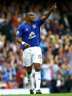 Images Dated 7th May 2011: Distin's Strike: Everton's First Goal vs. Manchester City (07 May 2011, Barclays Premier League)