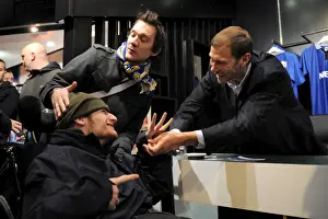 Player Feature Prints: Duncan Ferguson: Engaging with Fans at Liverpool One - Signing Everton's Premier League XI DVD