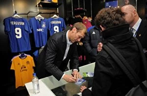 Images Dated 7th December 2011: Duncan Ferguson: Meet & Greet & DVD Signing - Everton's Premier League XI at Everton Two Store