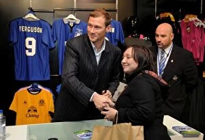 Images Dated 7th December 2011: Duncan Ferguson: Meet & Greet and DVD Signing at Everton Two Store, Liverpool One