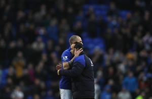 Framed Print : Everton FC: Heitinga and Donovan Celebrate FA Cup Victory over Blackpool Framed Print : Everton FC: Heitinga and Donovan Celebrate FA Cup Victory over Blackpool