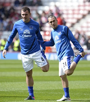 Sunderland 1 V Everton 0 : Stadium Of Light : 20-04-2013 Prints: Everton FC: Osman and Gibson Gear Up for Sunderland Showdown (April 2013)