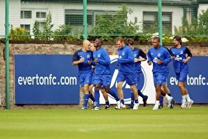 Images Dated 26th April 2005: Everton FC Training Session at Bellefield: Group Image (C) Mooney Photo Limited