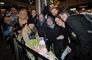 Images Dated 7th December 2011: Everton Football Club: Duncan Ferguson's Premier League Greats DVD Signing at Liverpool One