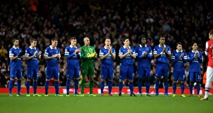 Framed Print : Everton Players Pay Tribute: A Minute's Silence Before Arsenal vs. Everton (1-1), Barclays Premier League (08-12-2013) Framed Print : Everton Players Pay Tribute: A Minute's Silence Before Arsenal vs. Everton (1-1), Barclays Premier League (08-12-2013)