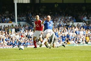 Lee Carsley Gallery: Everton v Arsenal 15 / 8 / 04