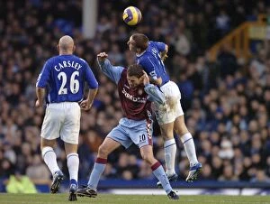 Everton v Aston Villa Collection: Everton v Aston Villa Alan Stubbs and Chris Sutton - Aston Villa battle for the ball