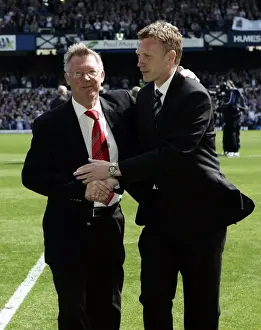 Framed Print : Everton v Manchester United Sir Alex Ferguson and David Moyes shake hands before the match Framed Print : Everton v Manchester United Sir Alex Ferguson and David Moyes shake hands before the match