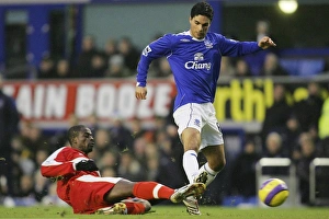 Everton v Middlesbrough Collection: Everton v Middlesbrough George Boateng tackles Mikel Arteta