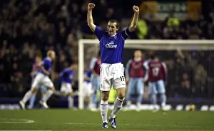 Everton v West Ham - Evertons Alan Stubbs celebrates after his team scored their first goal