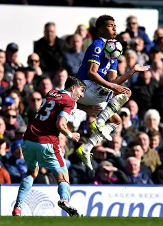 Everton vs Burnley: Intense Battle for the Ball - Mason Holgate vs Stephen Ward (Premier League 2016-17, Goodison Park)