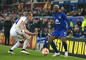 Framed Print : Everton vs Dynamo Kiev Showdown: Arouna Kone vs Domagoj Vida in UEFA Europa League Round of 16 Framed Print : Everton vs Dynamo Kiev Showdown: Arouna Kone vs Domagoj Vida in UEFA Europa League Round of 16