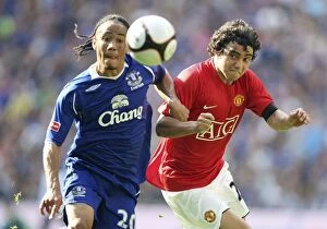 Images Dated 19th April 2009: Everton vs Manchester United FA Cup Semi-Final Showdown: Fabio vs Pienaar at Wembley